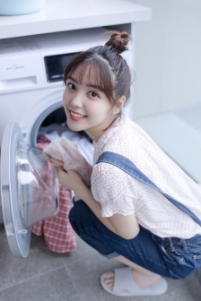 夏天女生校服太薄能看到馒头